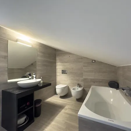 Emma 135 Mq Free Parking