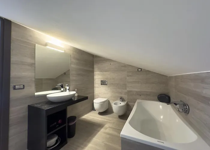 Emma 135 Mq Free Parking