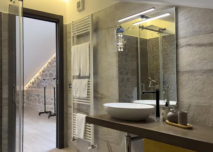 Emma 135 Mq Free Parking *